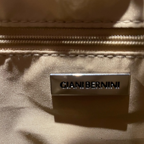 Giani Bernini Navy, Cream, and Tan Crossbody Bag - Picture 4 of 8